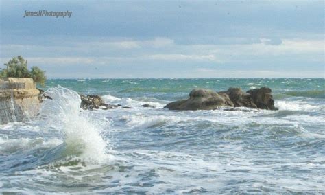 Frankston Beach Waves Crash Together Imgur