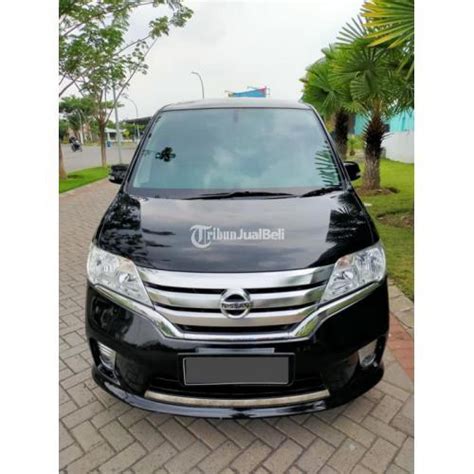 Mobil MPV Nissan Serena High Way Star HWS 2014 Bekas Tangan1 Di