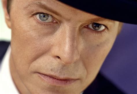 Morre aos 69 anos o cantor David Bowie Metrópoles