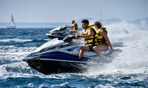 Alquiler de motos de agua de barcos y actividades acuáticas Aventura