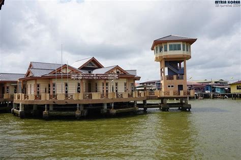 Kampong Ayer Cultural And Tourism Gallery Bandar Seri Begawan Alles