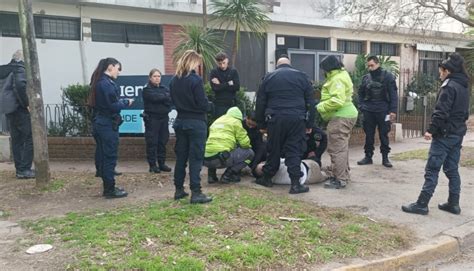 La Plata Robó Huyó Empezó A Convulsionar Y Lo Pescaron Info Blanco