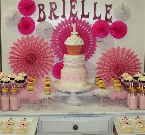 Sweet Eats Cakes Brielle S Pretty And Pink First Birthday