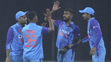 Ind Vs Sl T20 Series भारत श्रीलंका सीरीज ने बढ़ाई टेंशन 200 करोड़ का