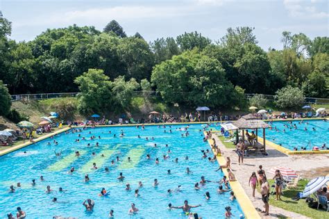 Temporada de verano 2023/24 en las piletas del Club - Rosario Central