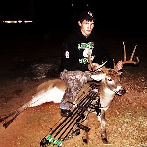 Bowhunting Deer | AfricaHunting.com