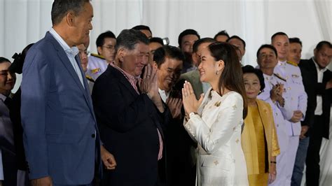 paetongtarn shinawatra  thai prime minister  royal signoff