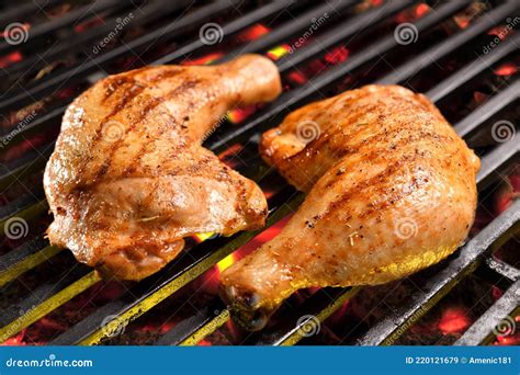 Coxas De Frango Grelhadas Na Grelha Imagem De Stock Imagem De Galinha