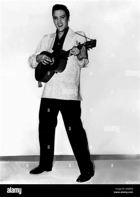 Elvis presley 1959 hi-res stock photography and images - Alamy