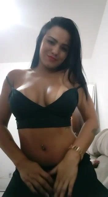 Busty Putianes Gets Naked And Shows Off Her Big Body CNNAMADOR