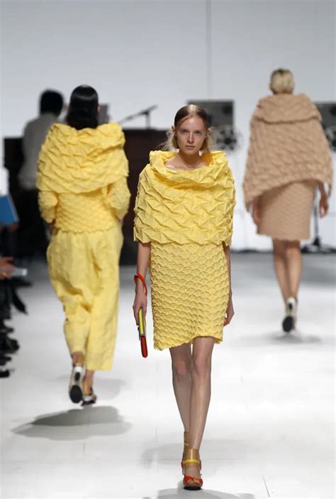 Issey Miyake O Desfile De Moda S S 2021 Na Paris Fashion Week