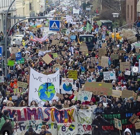 Youth climate strike grows: images from Germany and Belgium