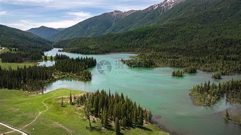 航拍5a景区新疆阿勒泰喀纳斯第一道湾神仙湾高清图片下载 正版图片501773909 摄图网