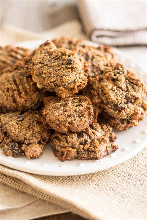 N'Oatmeal Cookies - The Paleo Response to Oatmeal Cookies