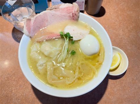 『濃厚鶏白湯らーめん塩＋味玉、鶏ワンタン』麺屋 美浪のレビュー ラーメンデータベース