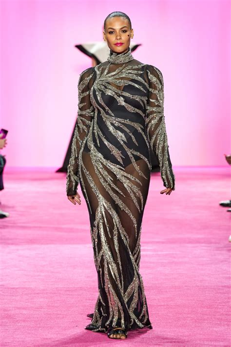 Leslie Jones Goes Wild at New York Fashion Week, Turns Christian ...