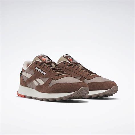 Classic Leather Shoes in Trail Brown S23-R / Taupe / Soft Ecru | Reebok ...