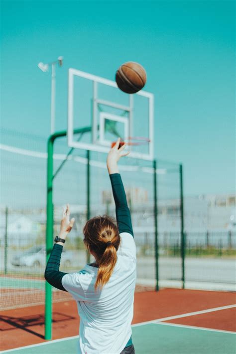 Basketball Girl Aesthetic Wallpapers Wallpaper Cave