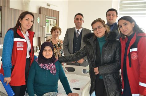 Sehit annesine ziyaret Edirne Aile ve Sosyal Hizmetler İl Müdürlüğü