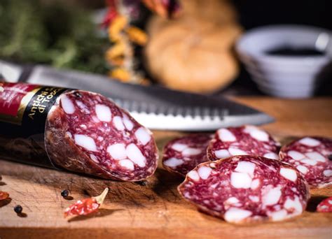 Salumificio Sandri Lavorazioni Carni Insaccati Salumi Toscani Pisa