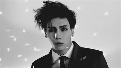 Kpop In Black And White Shinee Jonghyun Jonghyun Shinee