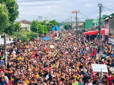 Tradicional Rabo Do Peru Arrasta Mil Foli Es E Encerra Circuito