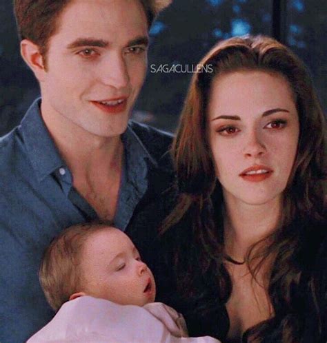 Breaking Dawn Part 2 Bella Edward And Renesmee Baby