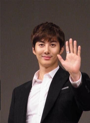 Kim Hyung Jun Greets Japanese Fans For Drama ‘late Blossom American Kpop