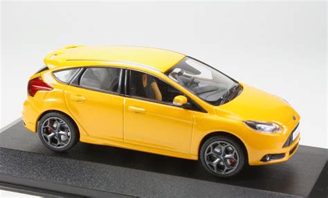 Minichamps 1 43 Ford Focus MkIII ST 2011 Met Orange Kaufen Auf Ricardo