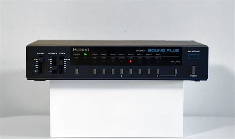 Roland EM 101 Vintage Synth Explorer