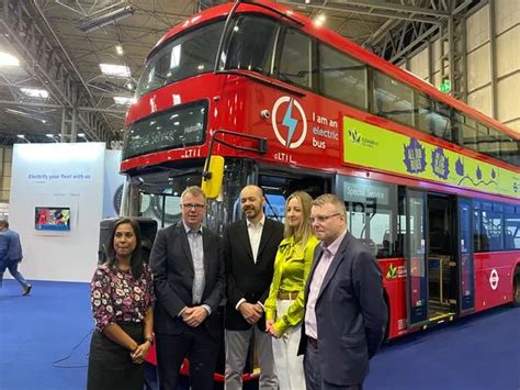 London Buses Tfl Unveils First Electric Boris Bus With Off