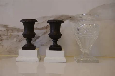 Ancienne Petite Paire De Vase M Dicis En Fonte Sur Socle C Ramique Eur