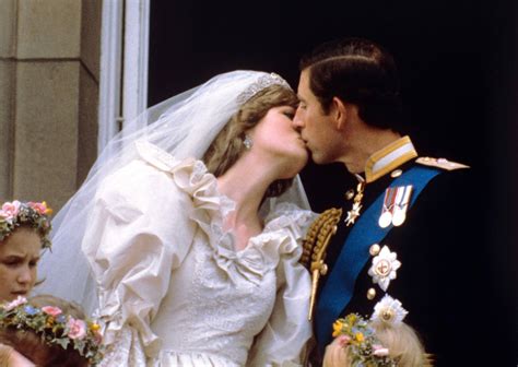 Princess Dianas Wedding Dress To Go On Show At Kensington Palace