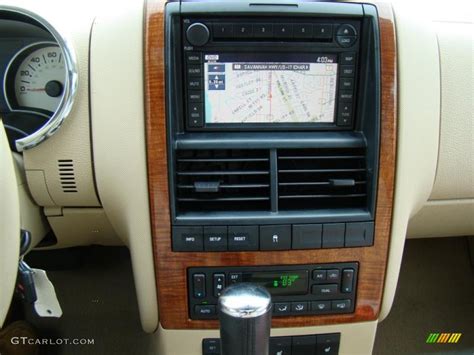 2006 Ford Explorer Eddie Bauer Navigation Photos