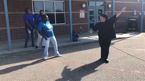 Berkeley Middle staff members dance for joy after 'amazing' 1st week | WCIV