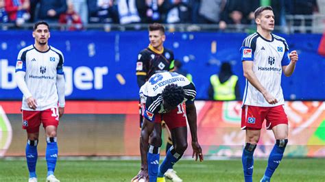 Bundesliga Hsv Verliert Sieben Tore Spektakel Gegen Den Ksc