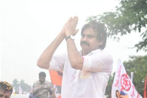 Pawan Kalyan గోదావరిలో మొదలెట్టి పులివెందులలో ముగిస్తాం కోనసీమలో