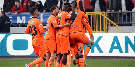 Conference League Basaksehir Will Gegen Gent Ersten Schritt Richtung