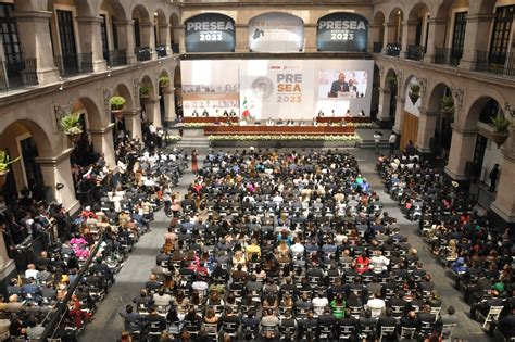 Delfina G Mez Entrega La Presea Estado De M Xico En El Aniversario