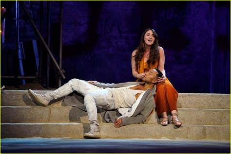 Watch Sara Bareilles Sing I Don T Know How To Love Him In Jesus Christ Superstar Live Photo