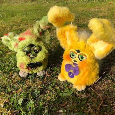 𝓢𝓹𝓻𝓲𝓷𝓰𝓫𝓸𝓷𝓷𝓮 𝓪𝓷𝓭 𝓢𝓹𝓻𝓲𝓷𝓰𝓽𝓻𝓪𝓹 in 2024 Fnaf crafts Furby Cursed furby