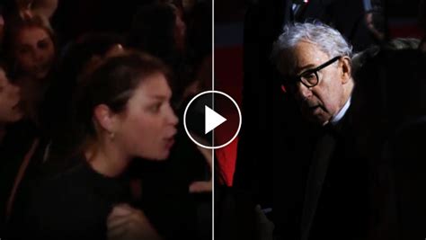 Venezia Woody Allen Contestato Dalle Femministe Stupratore LA7