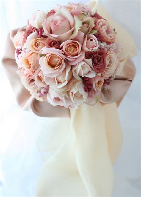 ブーケ 花のひとひらずつ ニューオータニの新婦様 一会 ウエディングの花 Box Roses Pink Bouquet