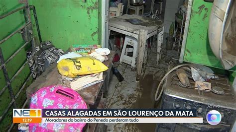 Vídeo Chuvas Causam Estragos Em Duas Comunidades Do Bairro Do Penedo