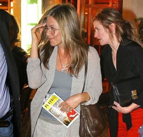 Jennifer Aniston Spotted Wearing Aviator Eyeglasses | Eyewear Daily ...