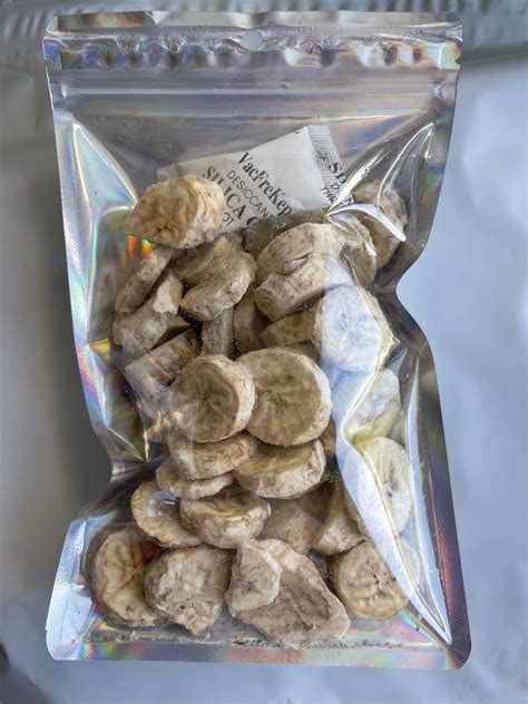 Freeze Dried Organic Bananas Healthy Snack On The Go For Camping Hiking