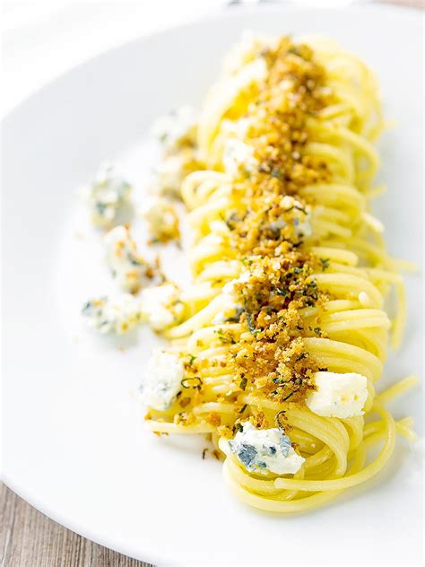 Blue Cheese Pasta With Sage Crumb And Garlic Butter Krumpli