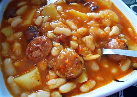 Envuelta En Sartenes Potaje De Habichuelas Blancas