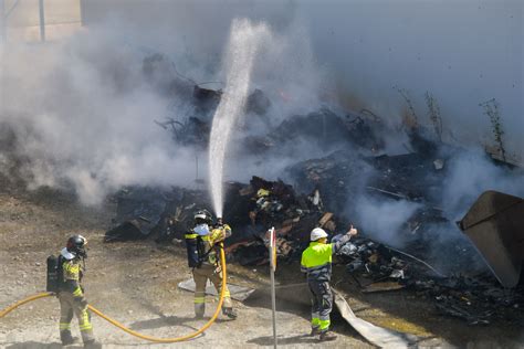 Unos Envases Metálicos Posible Origen Del Incendio En Cogersa