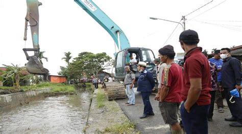 Wako Ajb Pantau Langsung Normalisasi Sungai Air Sempit Indojati Pos